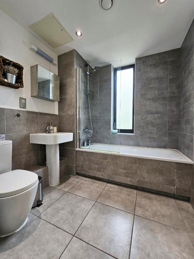 Centrally Located Spacious Flat Near Canary Wharf London Exteriör bild
